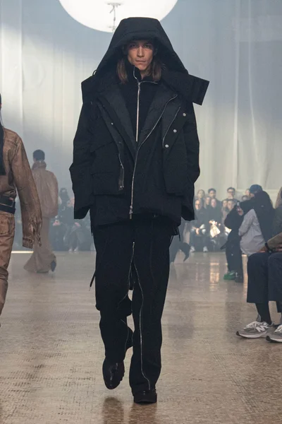Look 26